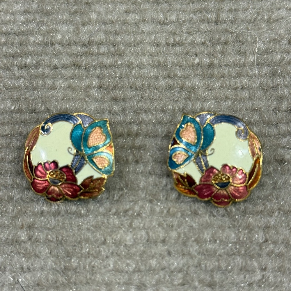 Ivory Butterfly‎ Cloisonné Pierced Button Earrings Vintage Metal Enamel Flower